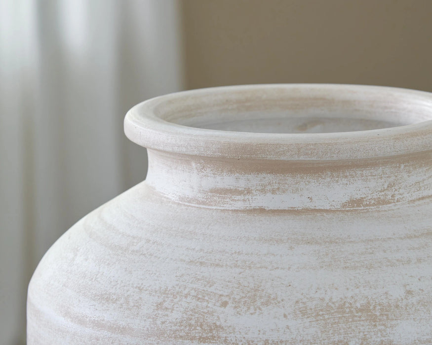 Meadie Vase